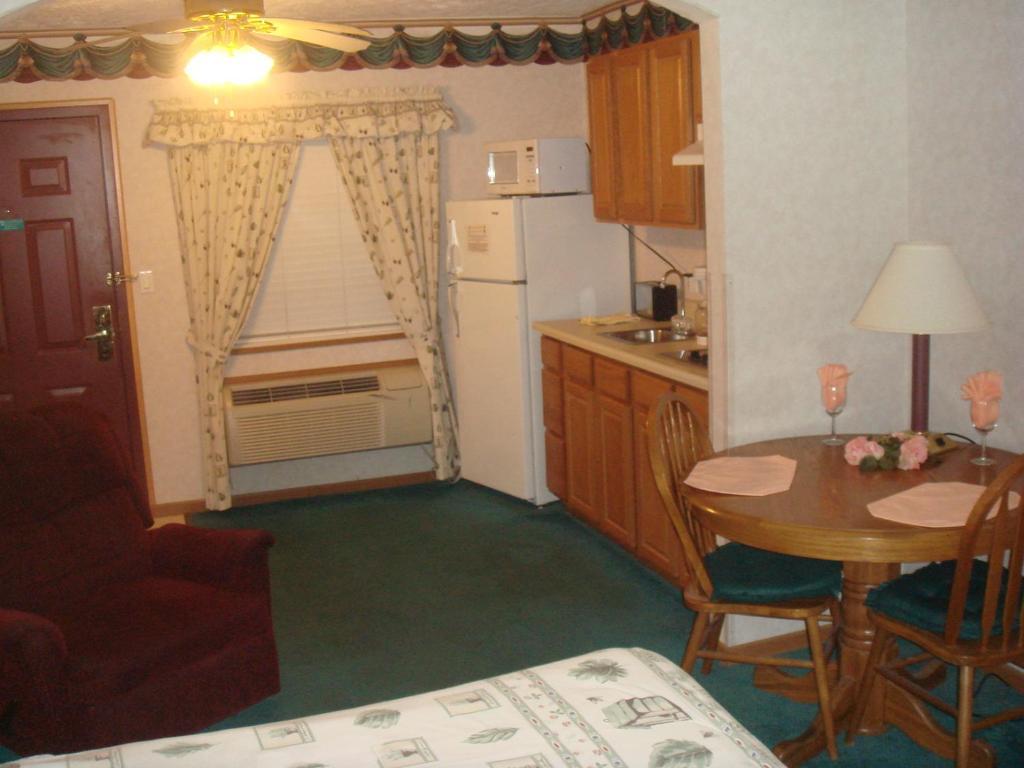 Townhouse Inn & Suites אומהה חדר תמונה