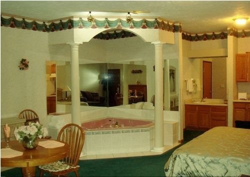 Townhouse Inn & Suites אומהה מראה חיצוני תמונה